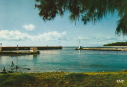 1 AK La Réunion * Contre-jour Sur Le Port De St-Gilles - Ein Übersee-Departement Von Frankreich Im Indischen Ozean * - Riunione