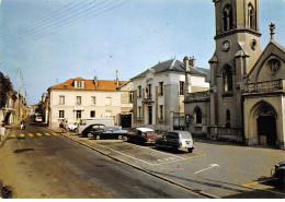 95 - SAN63552 - MONTLIGNON - Place De L'Eglise - Rue Principale - CPSM 15x10 Cm - Montlignon