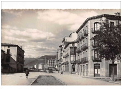 Espagne . N°50611 . Jaca . Avda Jose Antonio Primo De Rivera - Huesca