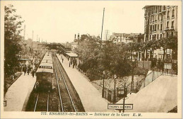 TRAIN.CHEMIN DE FER.n°1803.ENGHEIL LES BAINS.INTERIEUR DE LA GARE.TRAIN - Stazioni Con Treni