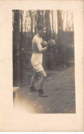 Sports - N°82999 - Boxe - Homme En Short Et Portant Des Gants De Boxe - Carte Photo - Boxe