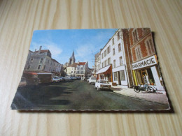 Brie-Comte-Robert (77).La Place Du Marché - Carte Avec Commerces. - Brie Comte Robert