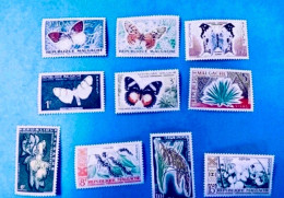 MADAGASCAR 1960 10 Timbres Neufs MNH ** Mi 445 A 454 Papillon Et Flore Butterflies And Flora Of Madagaskar - Butterflies