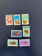 MADAGASCAR 1970 Serie Minéraux Et Coquillages Neuf YT 472 / 473 Neuf Avec Rousseurs (YT 482 483 477 478 479) - Conchiglie