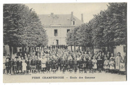 CPA 51 FERE-CHAMPENOISE Ecole Des Garçons - Fère-Champenoise