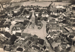 Poullaouen * La Place De L'église Du Village - Andere & Zonder Classificatie