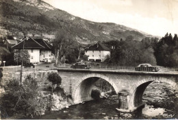Lescheraines * Un Coin Du Village Et Le Pont - Autres & Non Classés