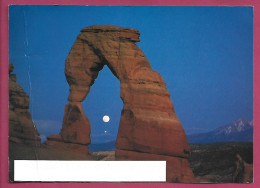 + Delicate Arch - Arches National Park (Utah) Moon 2scans 27-03-2001 Stamps - Autres & Non Classés