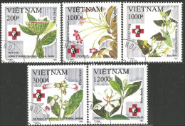 930 Vietnam Fleurs Medicinales Medecine Croix Rouge Red Cross (VIE-75) - Medicine