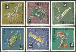 930 Vietnam Shrimps Crevettes Crabes Crabs Marine Crustaces Crustaceans MNH ** Neuf SC (VIE-35) - Schaaldieren