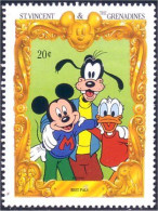 924 St Vincent Disney Horace Clarabelle Jardiniers Gardeners MNH ** Neuf SC (VIN-107) - St.Vincent (1979-...)