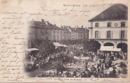 Y1-88) RAON L ' ETAPE (VOSGES) UN JOUR DE MARCHE -  ANIMATION - HABITANTS - ETALS  - 1904 - ( 2 SCANS ) - Raon L'Etape