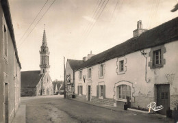 St Thois * La Petite Place * Débit De Tabac Tabacs TABAC * Village église Rue - Andere & Zonder Classificatie