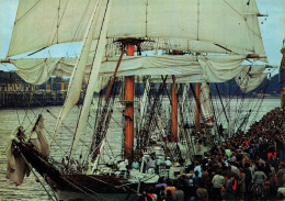 CPSM Voilier-Le Gork Fock-Trois Mâts école à L'escale-RARE-Timbre   L2811 - Sailing