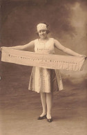 Métier Femmes * Carte Photo * " Impots ! Taxes Mnicipales & Contributions 1927 " * Femme Suffragette - Other & Unclassified