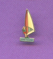 Rare Pins Bretagne Planche A Voile Q181 - Sailing, Yachting