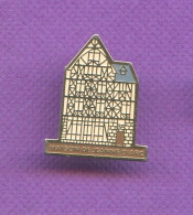 Rare Pins Maison De Jeanne D'arc N820 - Beroemde Personen