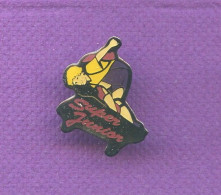 Rare Pins Planche A Roulettes Skateboard Super Junior N825 - Sonstige & Ohne Zuordnung