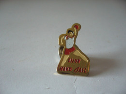 PIN'S PINS PIN PIN’s ピンバッジ DIJON HAND BALL  DIJON 21 COTE D'OR - Handball