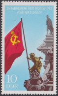 1970 DDR ** Mi:DD 1569, Sn:DD 1200, Yt:DD 1261, Sg:DD E1290, Soldat Hisst Flagge, Befreiung Vom Faschismus - Francobolli