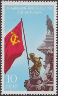 1970 DDR ** Mi:DD 1569, Sn:DD 1200, Yt:DD 1261, Sg:DD E1290, Soldat Hisst Flagge, Befreiung Vom Faschismus - Stamps