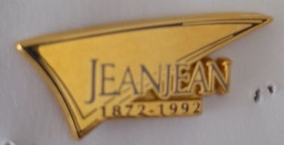 Pin's  Doré  ARTHUS  BERTRAND, Boisson, Vgnoble  JEANJEAN  1872 - 1992, Voir  Description - Arthus Bertrand