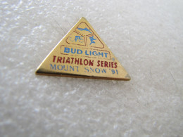 PIN'S      BUD LIGHT BIÈRE   TRIATHLON   MOUNT  SNOW   91 - Autres & Non Classés