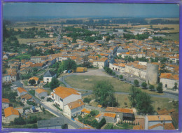 Carte Postale 17. Aulnay-de-Saintonge  Vue D'avion  Très Beau Plan - Aulnay