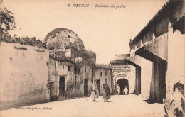 MAROC - Meknès - Demeure Du Pacaha - Animé - Tenues Traditionnelles - Carte Postale Ancienne - Meknès