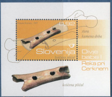 Slovenia 2007 Archeologic Flute Out Of Bear Bone Block Issue Music Instrument - Musique