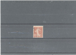 VARIÉTÉS -N°135 -Obl SEMEUSE CAMÉE -10c ROUGE -CHIFFRE MAIGRE -CHENILLE SOUS LE BRAS DROIT - Used Stamps