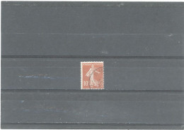 VARIÉTÉS -N°135 -Obl SEMEUSE CAMÉE -10c ROUGE -CHIFFRE MAIGRE -LETTRES DE RF DEFECTUEUSES -CADRE DU HAUT CASSÉ - Usati