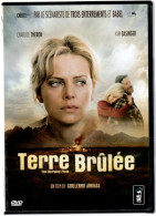 LOIN DE LA TERRE BRULEE  Avec CHARLIZE THERON Et KIM BASINGER    (C45) - Action, Aventure