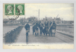 Etaples, Pêcheurs Sur Le Pont (A18p18) - Etaples