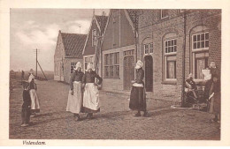 PAYS BAS - VOLENDAM - SAN43012 - Femmes En Costumes - Volendam