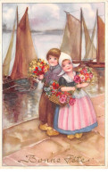 Illustrateurs - N°69325 - Peterson - Bonne Fête - Couple Hollandais Avec Des Fleurs Sur Un Quai, Voiliers - Petersen, Hannes