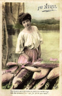 *CPA - 1er Avril - Femme Avec Nombreux Poissons - 1er Avril - Poisson D'avril