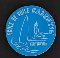 AUTOCOLLANT ECOLE DE VOILE VALENTIN - BATZ SUR MER - 44 LOIRE ATLANTIQUE - BATEAU MER SPORT - Adesivi