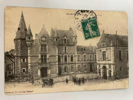 Delcampe - CPA - 91 - ETAMPES - L' Hôtel De Ville - Etampes