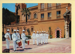 Monaco : Principauté De Monaco / Palais Du Prince / Relève De La Garde (voir Scan Recto/verso) - Prinselijk Paleis