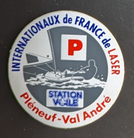 AUTOCOLLANT INTERNATIONAUX DE FRANCE DE LASER - VOILE VOILIER - PLÉNEUF-VAL ANDRÉ 22 CÔTES D'ARMOR BRETAGNE BATEAU SPORT - Pegatinas