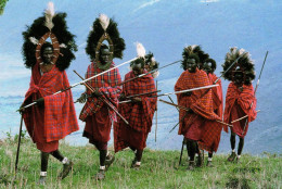*CPM - KENYA - Guerriers Maassaï Ou Moran Avec Coiffe En Plumes D'autruches - Photo De David Keith Jones - Kenya