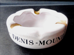 Cendrier Publicitaire Enporcelaine Cognac Denis Mounié - Faiencerie D'Art D'Angouleme "La Renoleau" - Fait Main - Ashtrays