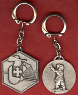 ** LOT  2  PORTE - CLEFS  MOUSQUETAIRES ** - Porte-clefs