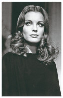 Sexy ROMY SCHNEIDER Actress PIN UP Postcard - Publisher RWP 2003 (22) - Künstler