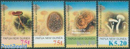 Papua New Guinea 2005 Mushrooms 4v, Mint NH, Nature - Mushrooms - Paddestoelen