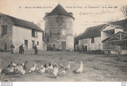 V3-94) SUCY EN BRIE - FERME DE PACY - LE PIGEONNIER - ( ANIMATION - HABITANTS - VOLAILLES - 2 SCANS )   - Sucy En Brie