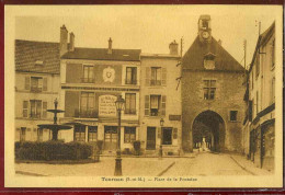 1016 - TOURNAN - PLACE DE LA FONTAINE - Tournan En Brie