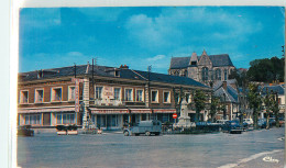 30415 - POIX DE PICARDIE - CPM - L EGLISE ET LE CARDINAL - Poix-de-Picardie