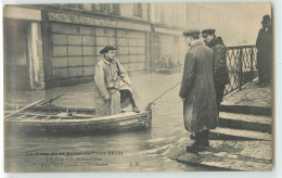 30100 - MAISONS ALFORT - CRUE DE 1910 / UN VICAIRE DE - PRETE SON CONCOURS AUX SAUVETEURS - Maisons Alfort